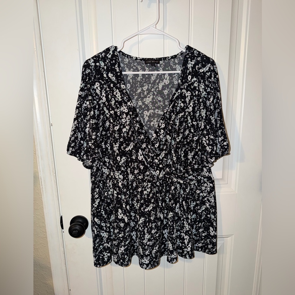Lane Bryant ladies top size 18-20 EUC